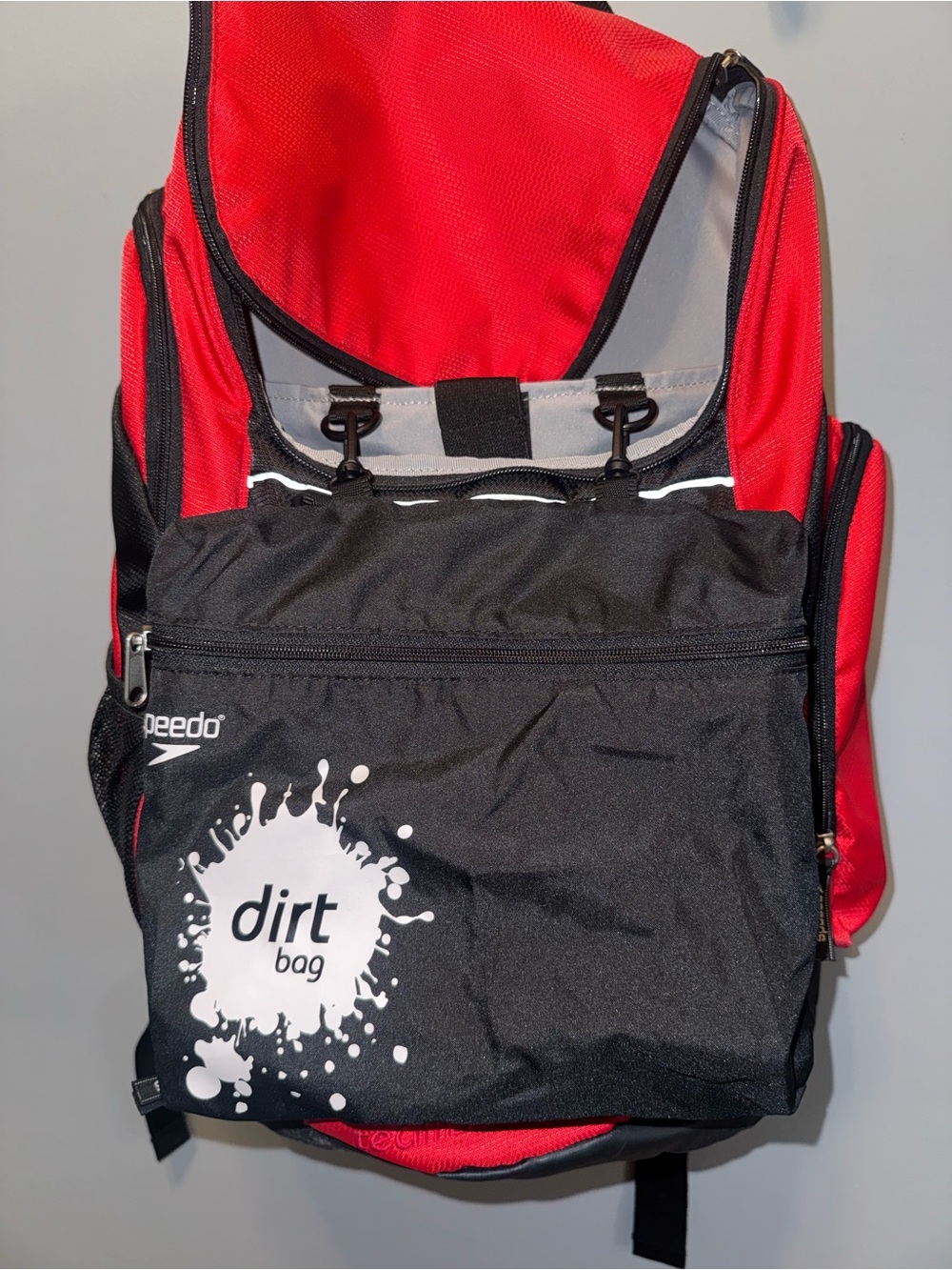 Speedo Red and Black Sport Backpack with Logo - Picture 4 of 9
